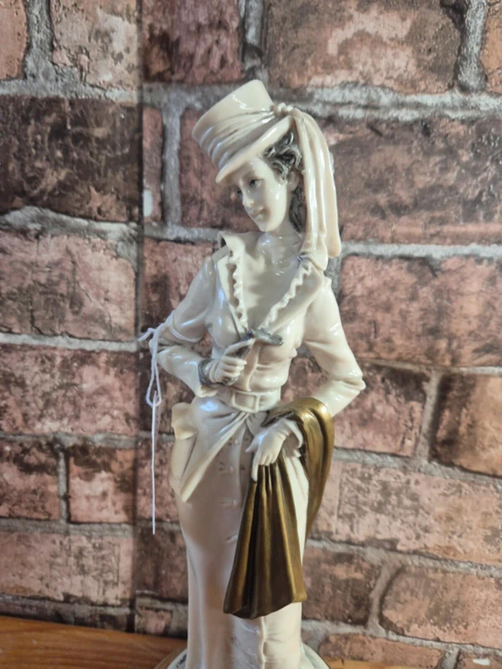 Bruno Merli lady figure