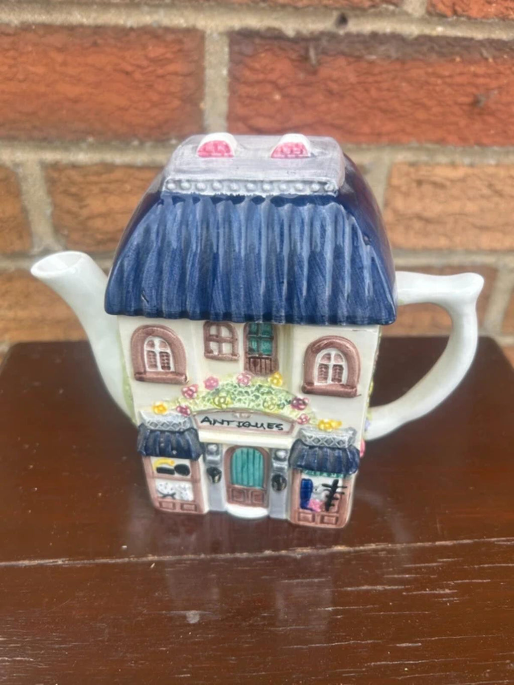 Leonardo Antique Shop Decorative Teapot