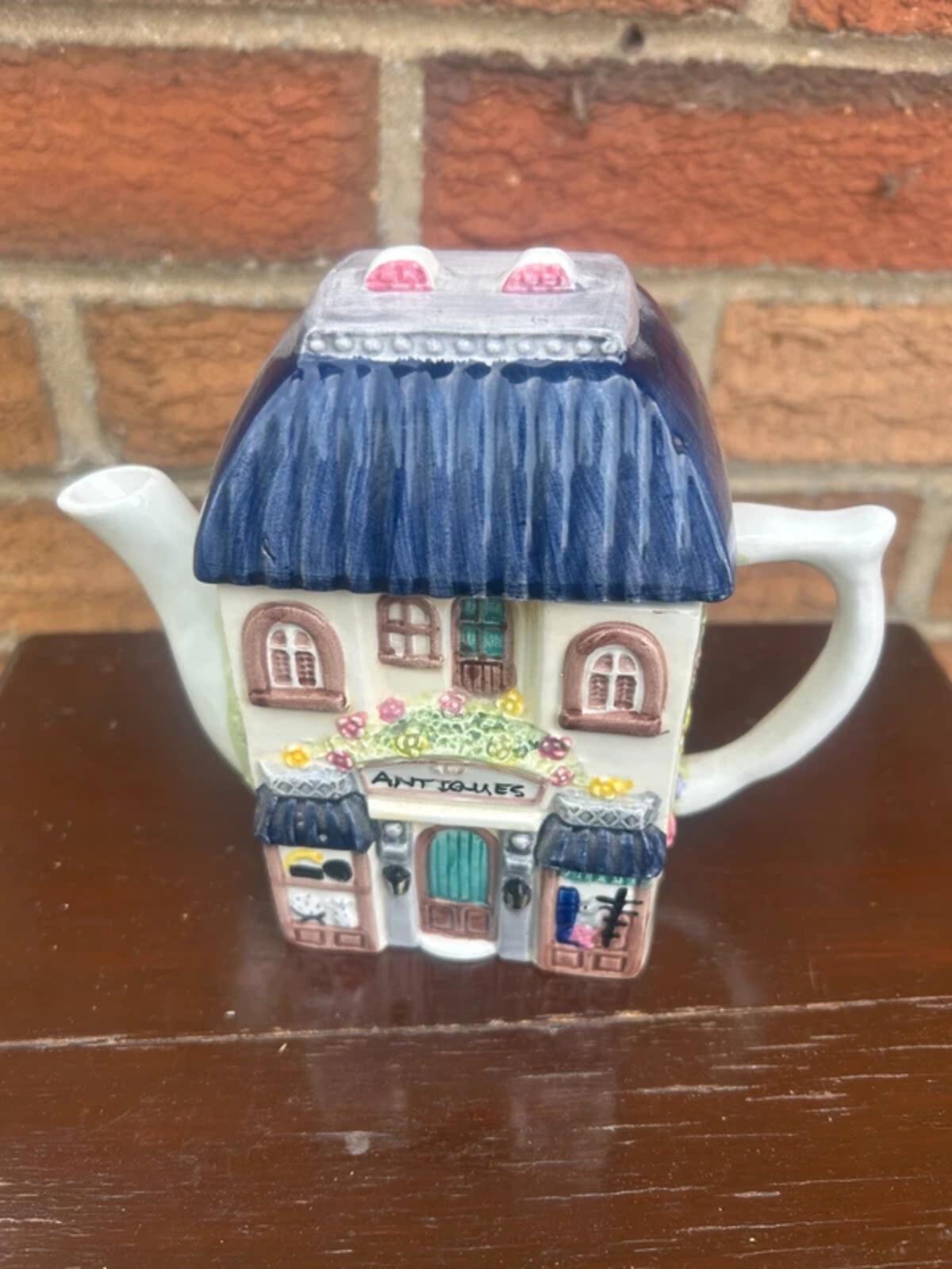 Leonardo Antique Shop Decorative Teapot