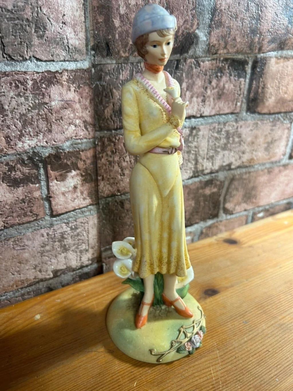 Leonardo Collection Spring Time Lady Statue