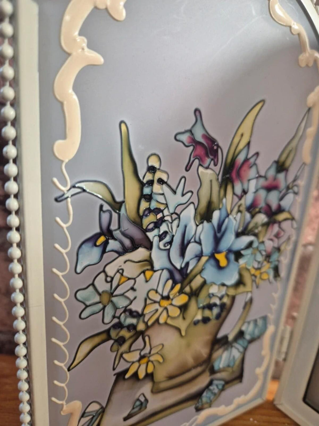 Ivory hinged floral frame