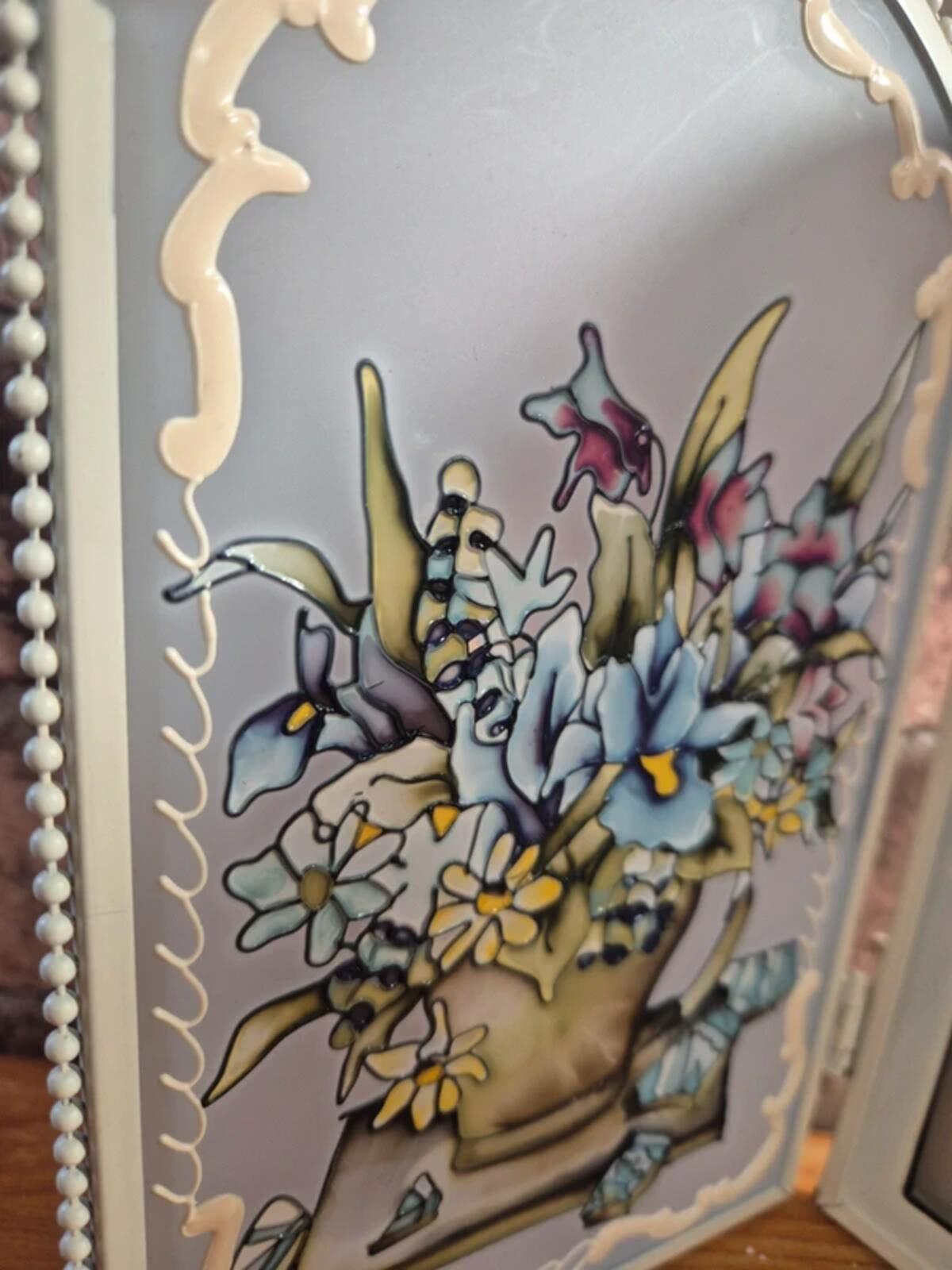 Ivory hinged floral frame