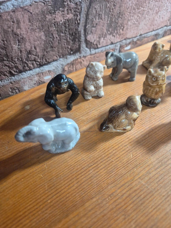 Wade figures x9