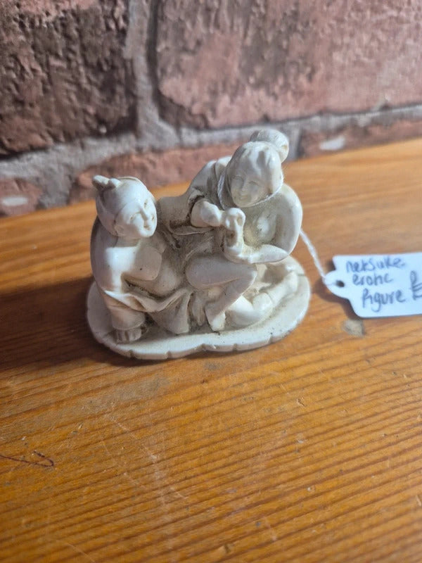 Netsuke erotic figure