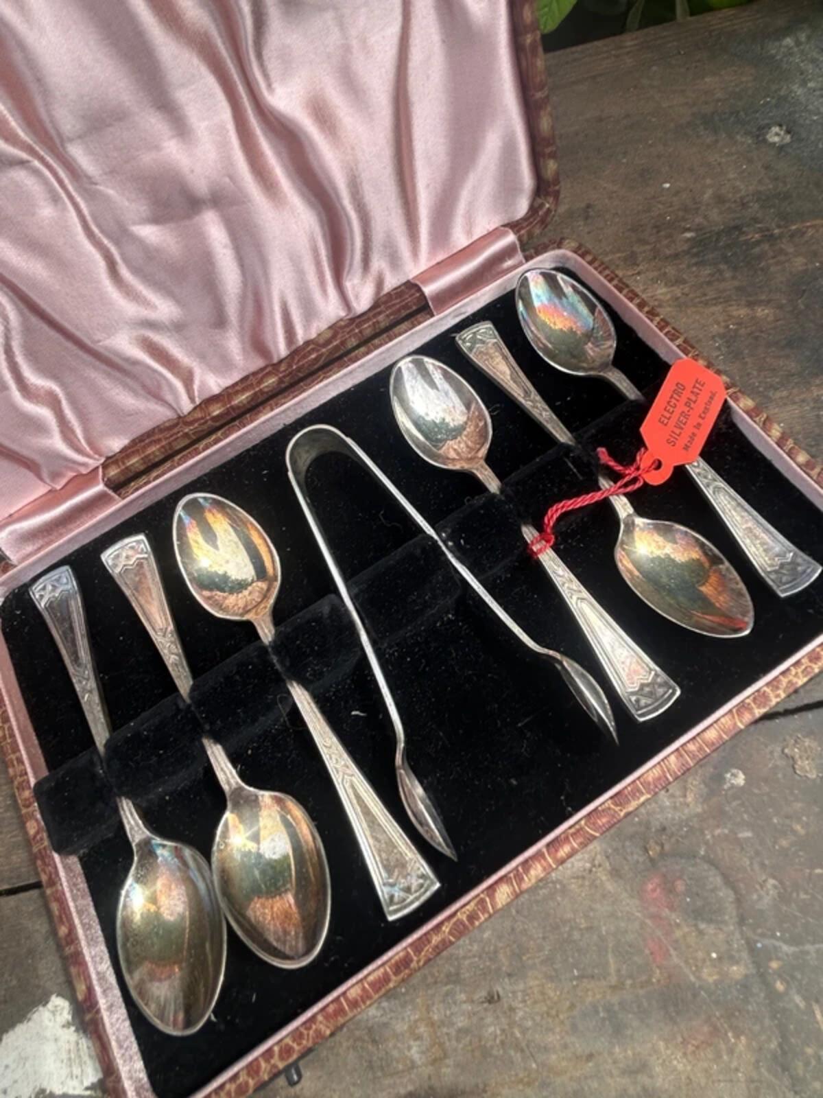 Vintage 6 x Teaspoons and Sugar Tongs in Original Box