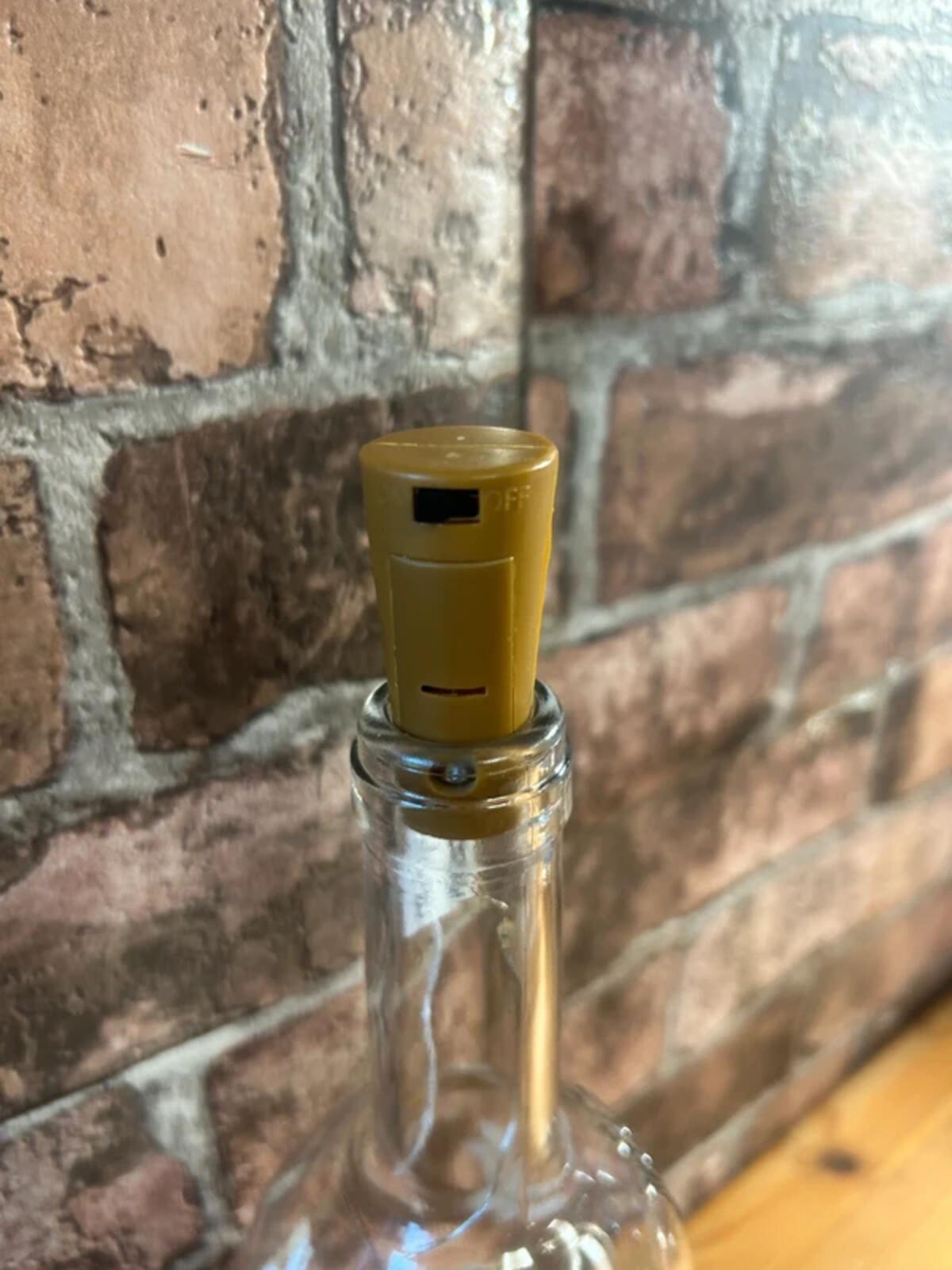 Daisy Painted Bottle