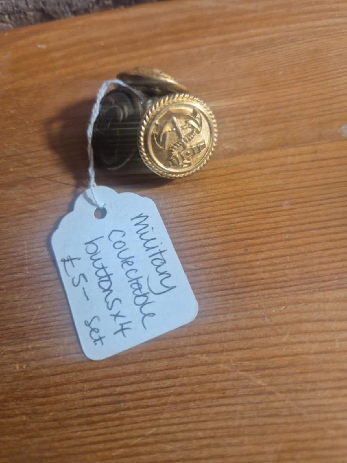 Military collectable buttons x4