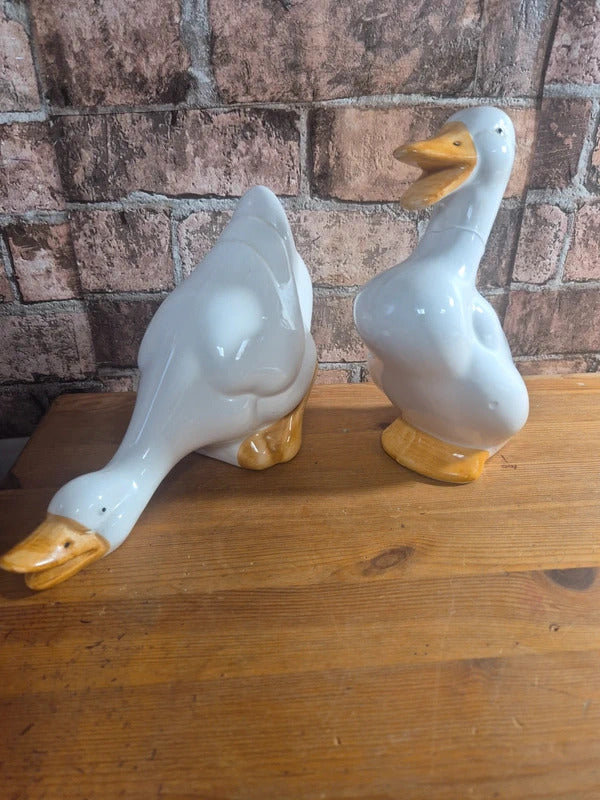 Vintage Pair of ceramic ducks