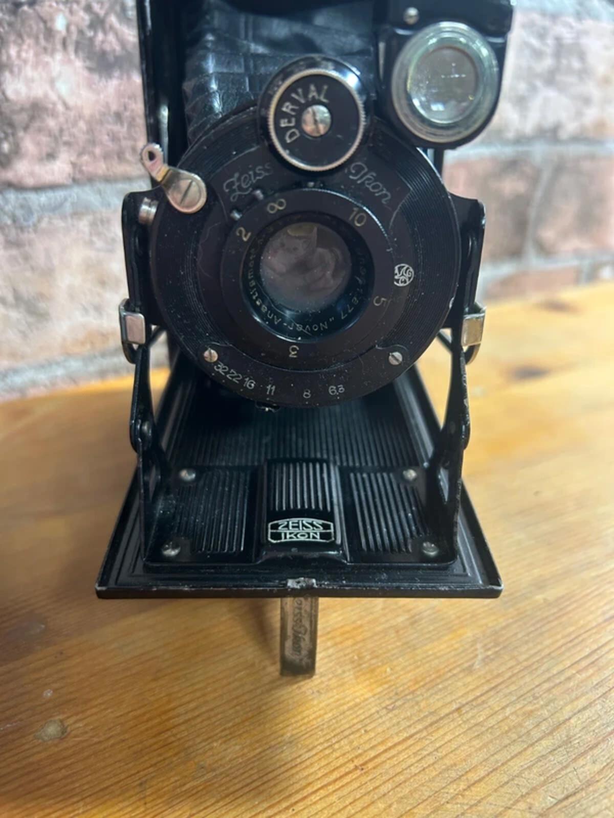 Zeiss Ikon Cocaretic Folding Camera