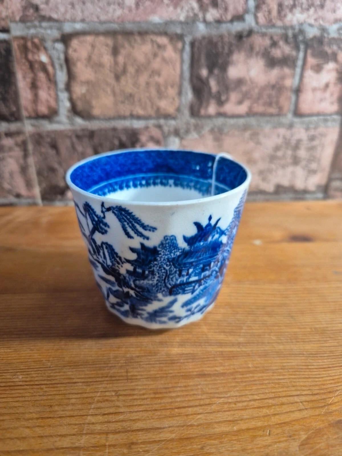 Antique blue and white willow cup & saucers