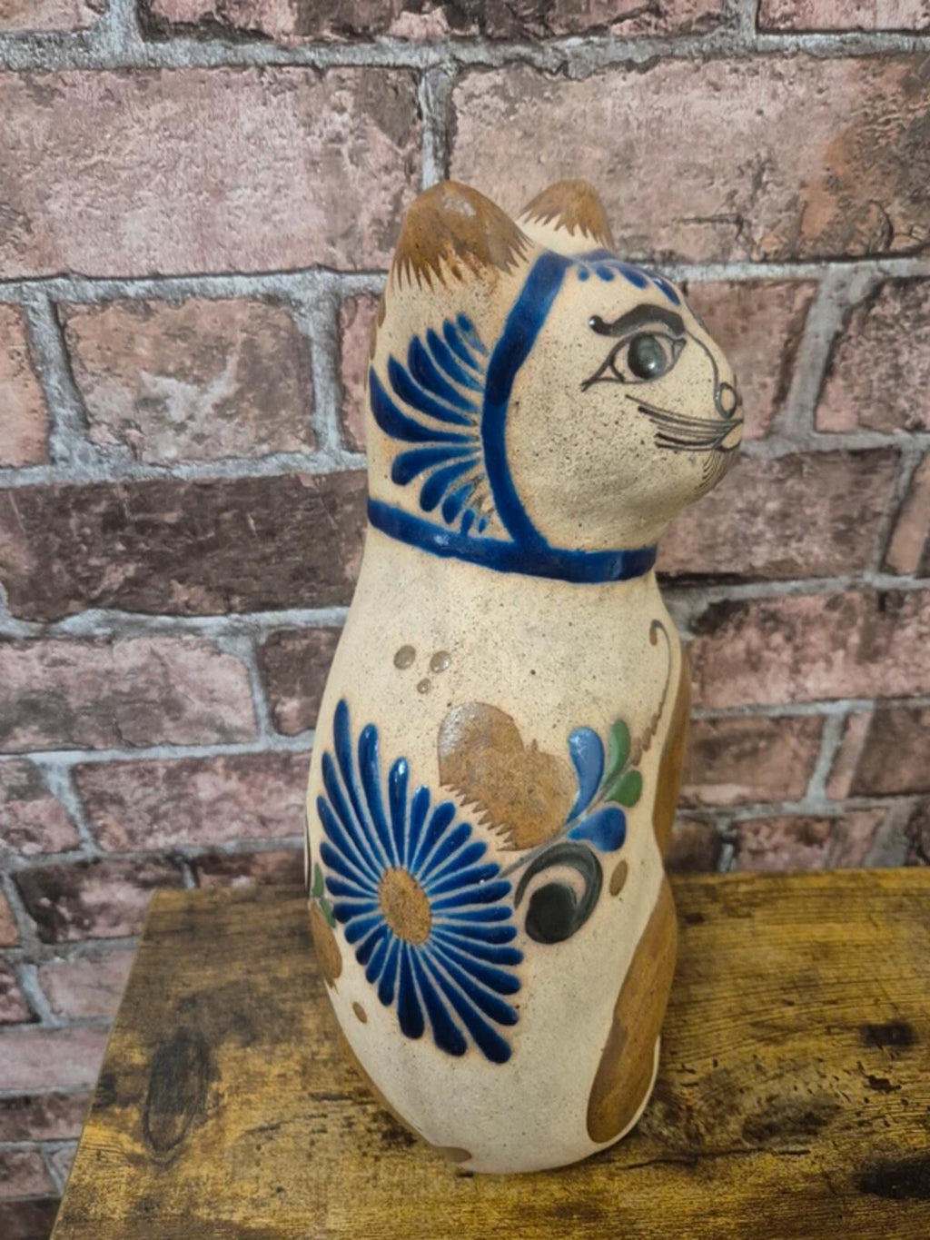 Vintage Tonala pottery cat