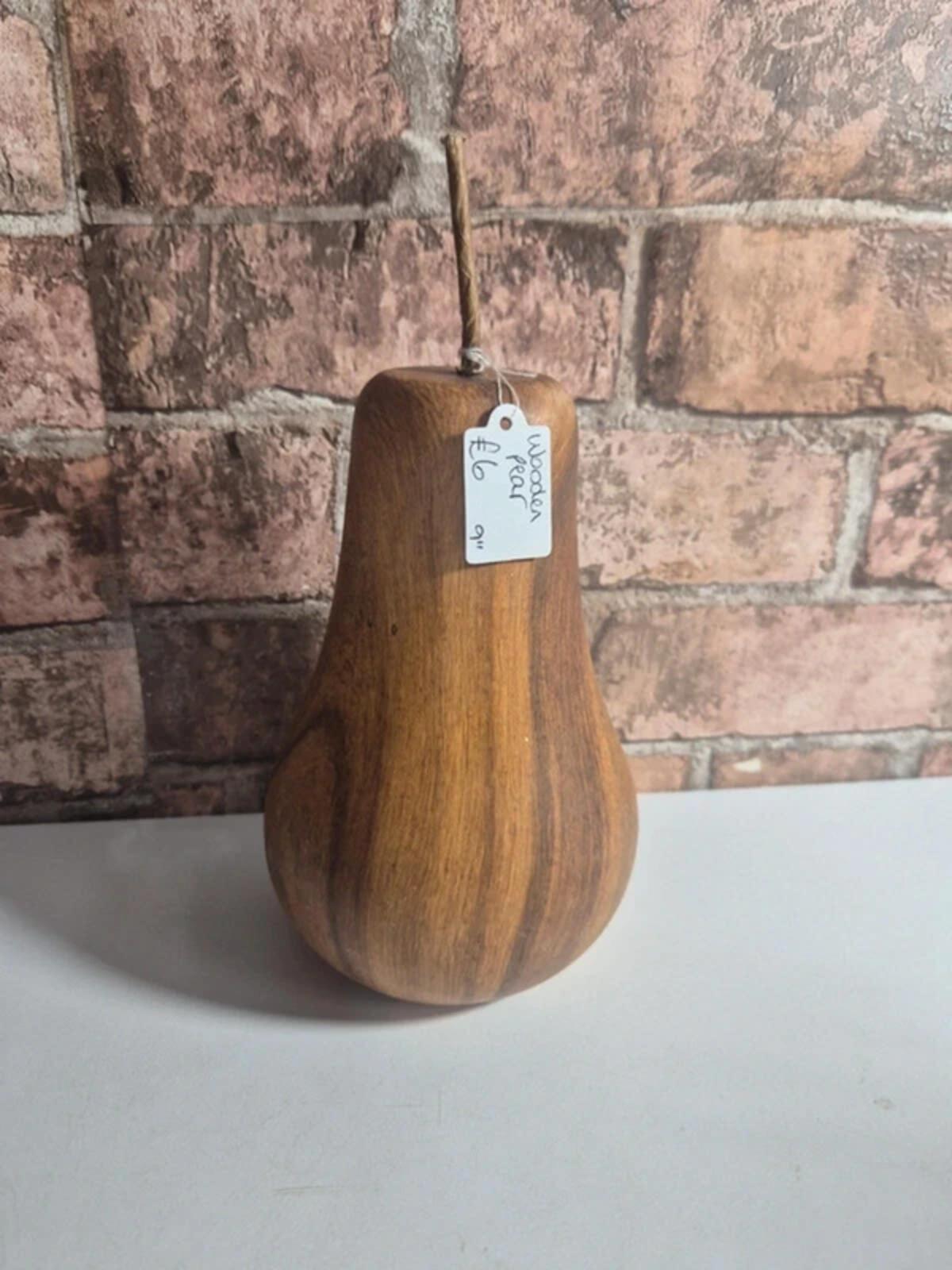 Ceramic wood effect pear