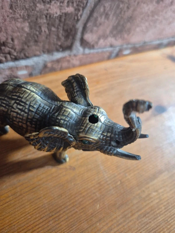 Novelty elephant lighter