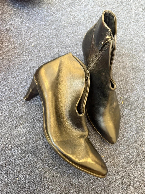Ecco Black Heeled Boots - Size 2 UK