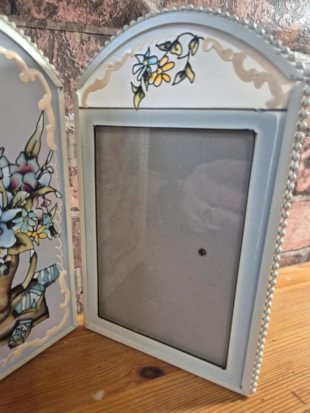 Ivory hinged floral frame