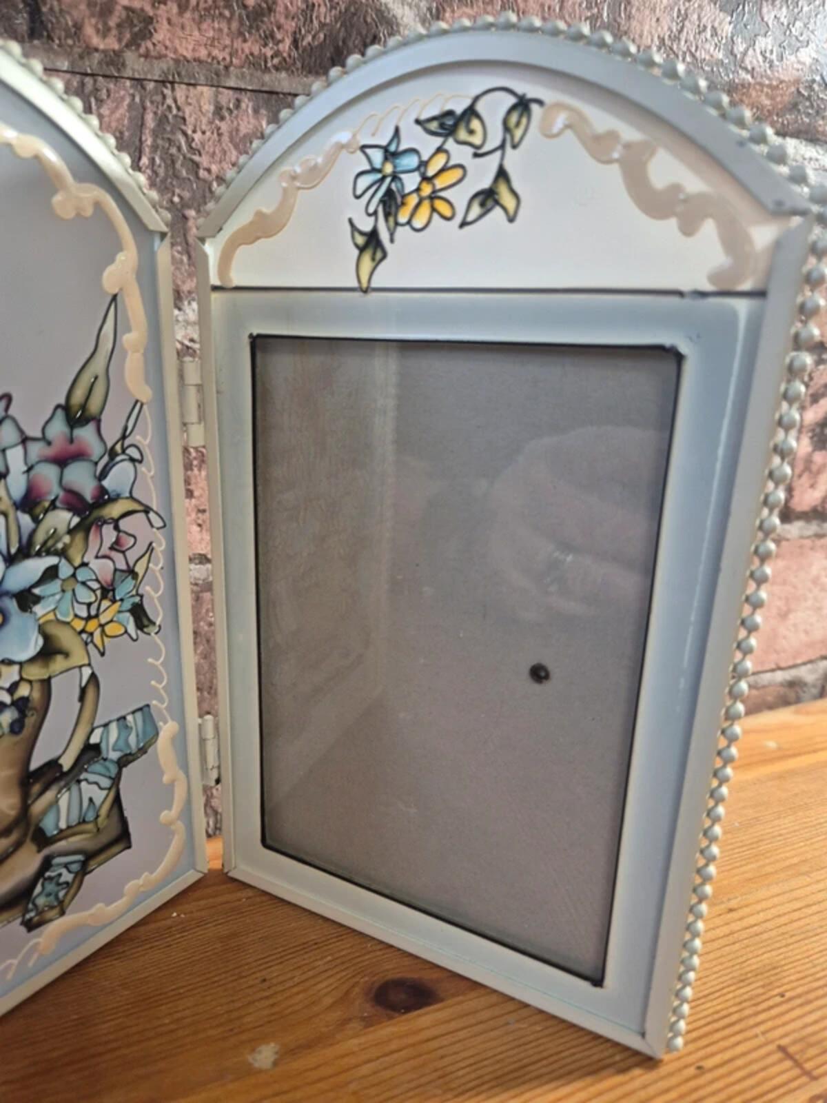 Ivory hinged floral frame