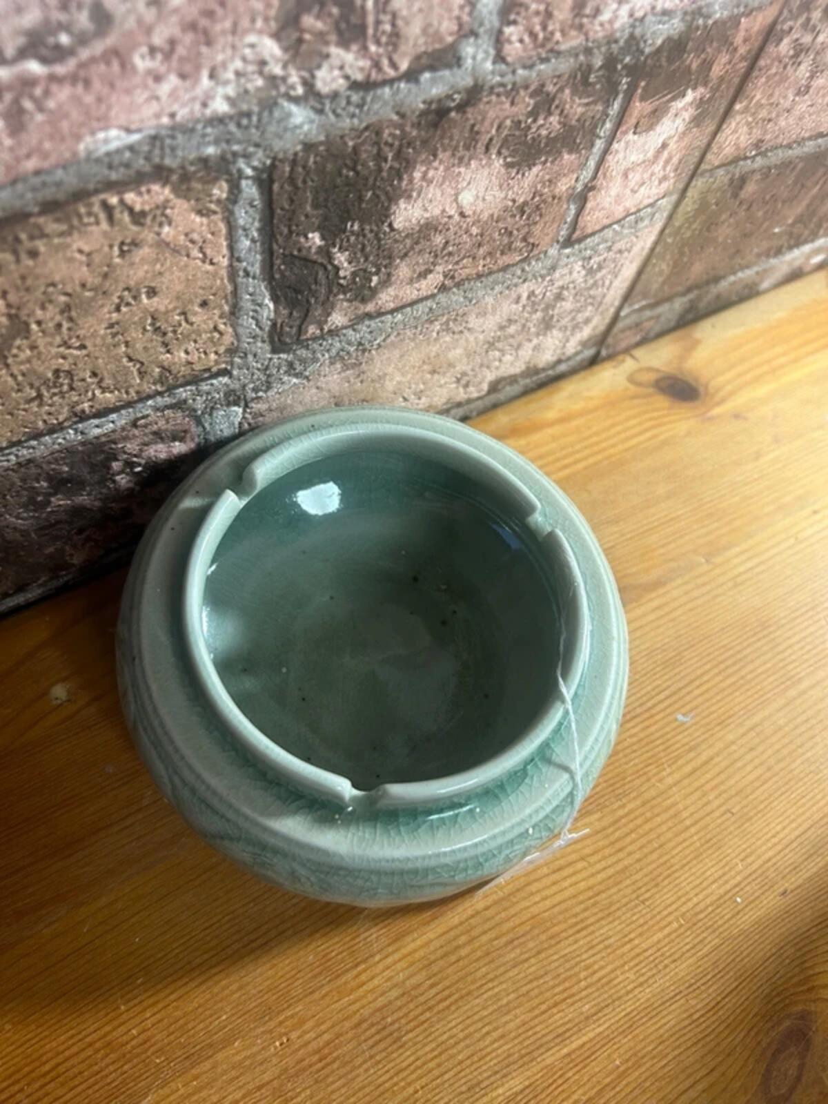 Oriental Style Vintage Ceramic Crackle Glaze Ashtray