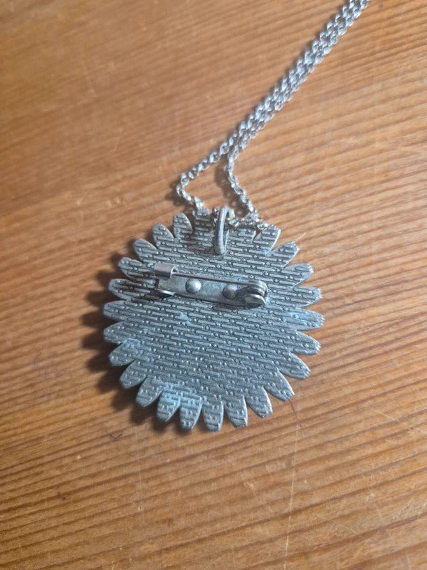 Vintage brooch/pendant chain