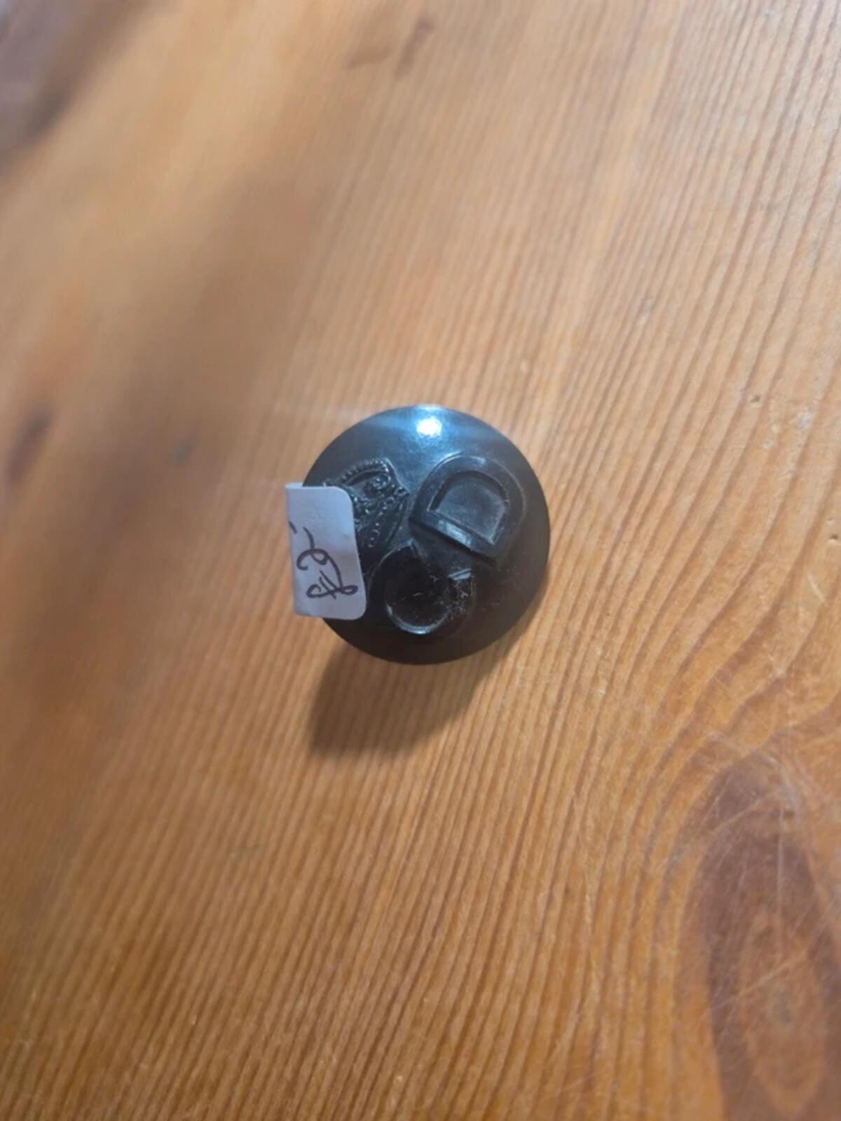 British Civil Defence Corps button - "CD".