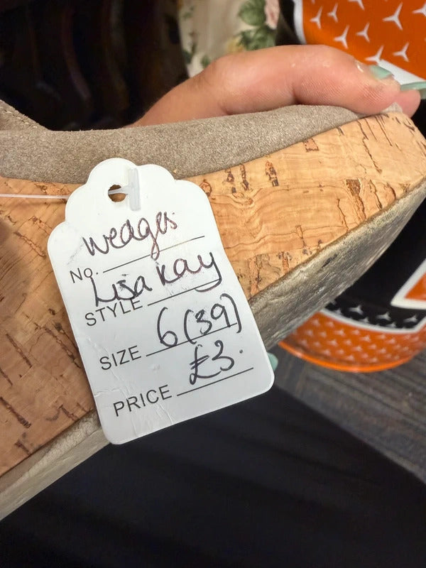 Lisa Kay Wedges - Size 6