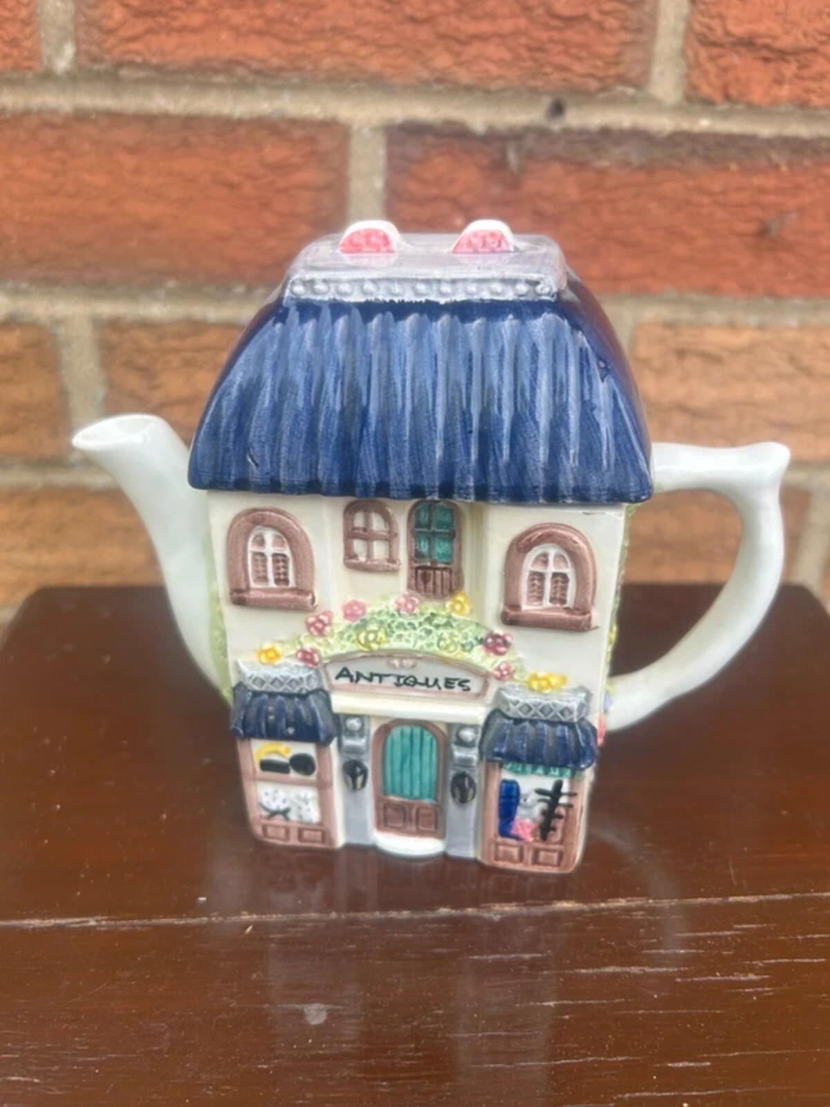 Leonardo Antique Shop Decorative Teapot
