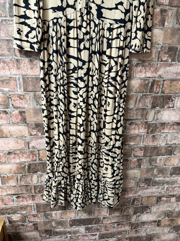 Dorothy Perkins Black and Beige Midi Dress - Size 8