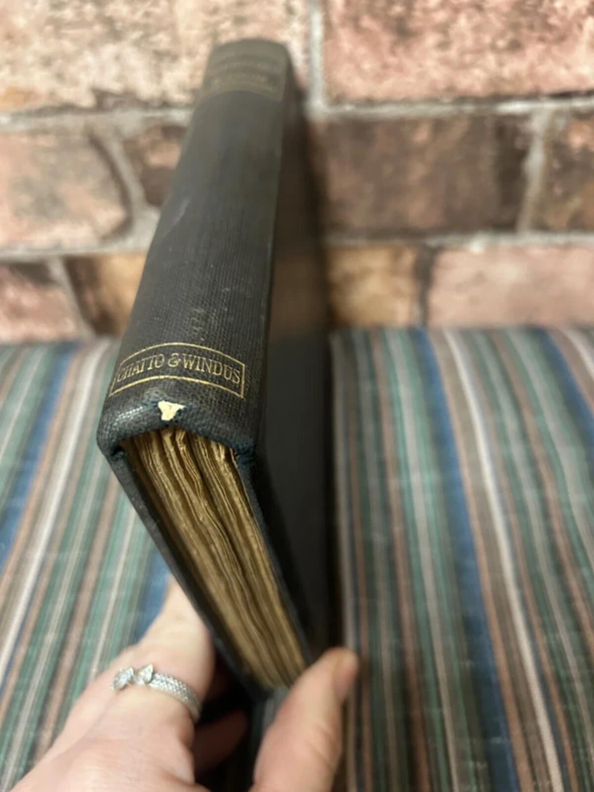 Virginibus Vintage Book