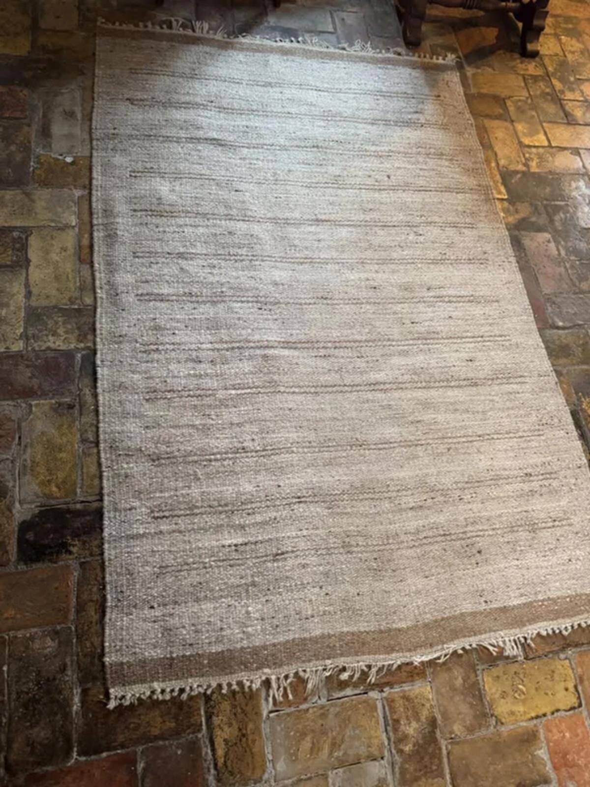 Handmade Wool Pile Beige Colour Rug
