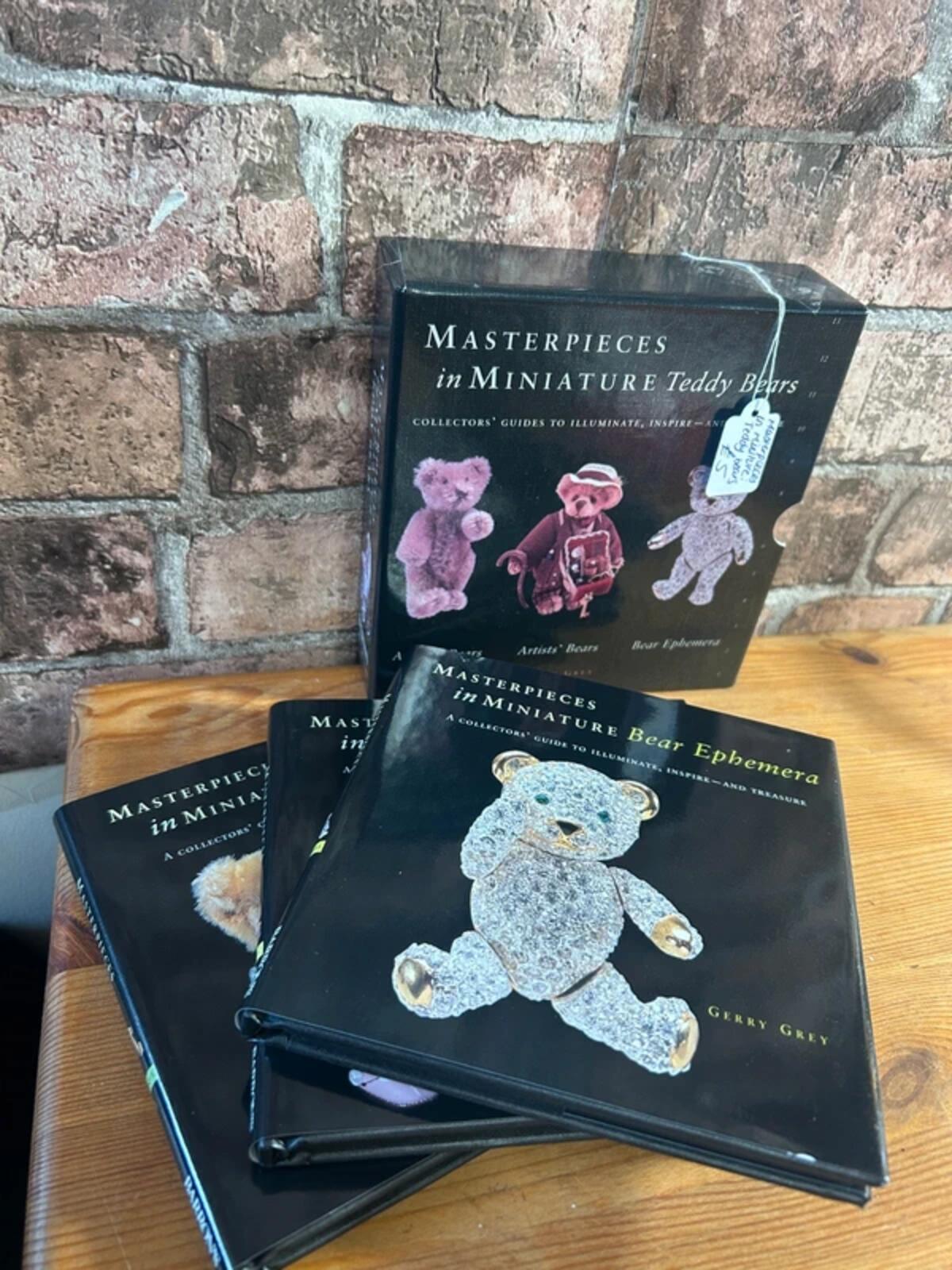 Masterpieces in Miniature: Teddy Bears Books