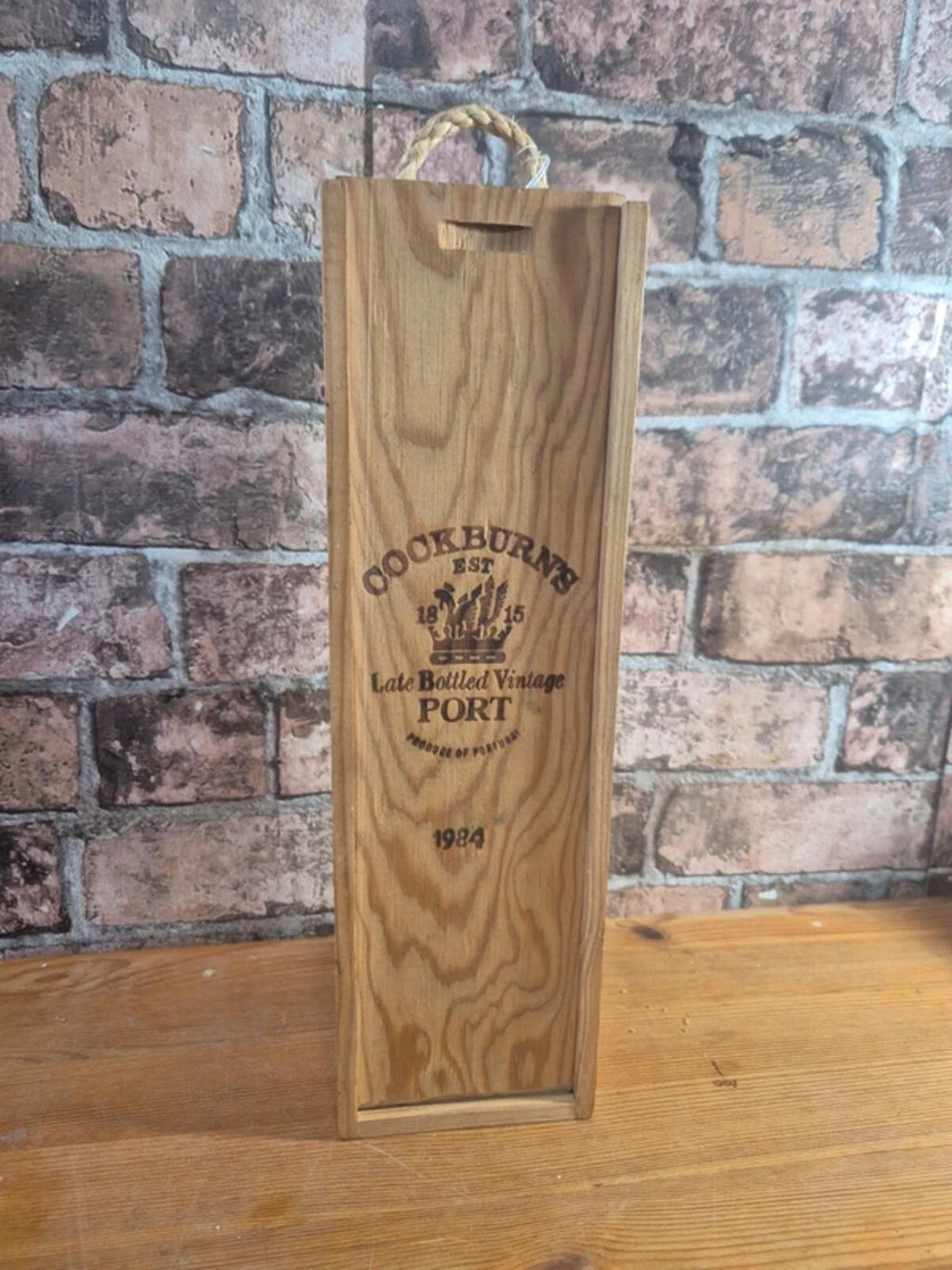 Cockburn wooden bottle crate