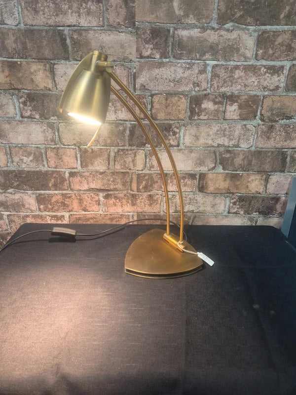 Hallogen desk lamp - gold