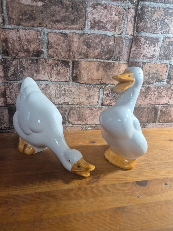 Vintage Pair of ceramic ducks
