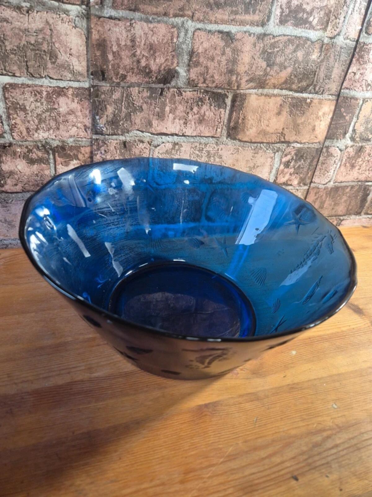Cobalt blue shells/seahorse bowl