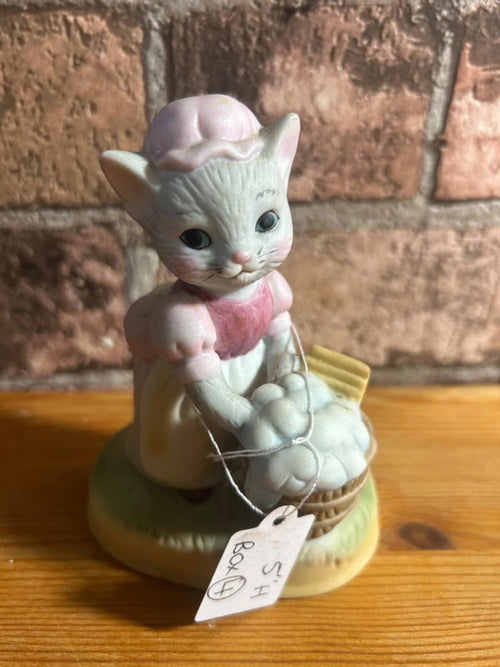 Ceramic Kitsch Cat Ornament