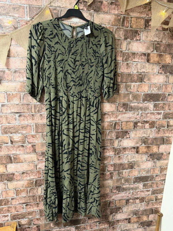 New Look Khaki and Black Maxi Dress - Size 8