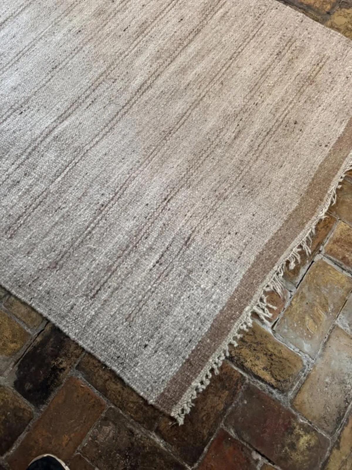 Handmade Wool Pile Beige Colour Rug