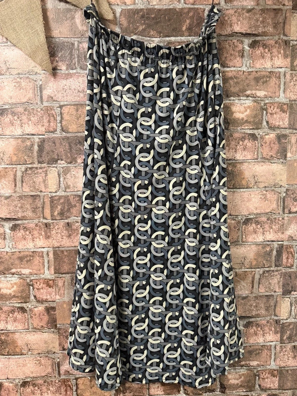 Damart Grey and Cream Stretchy Midi Skirt - Size 14