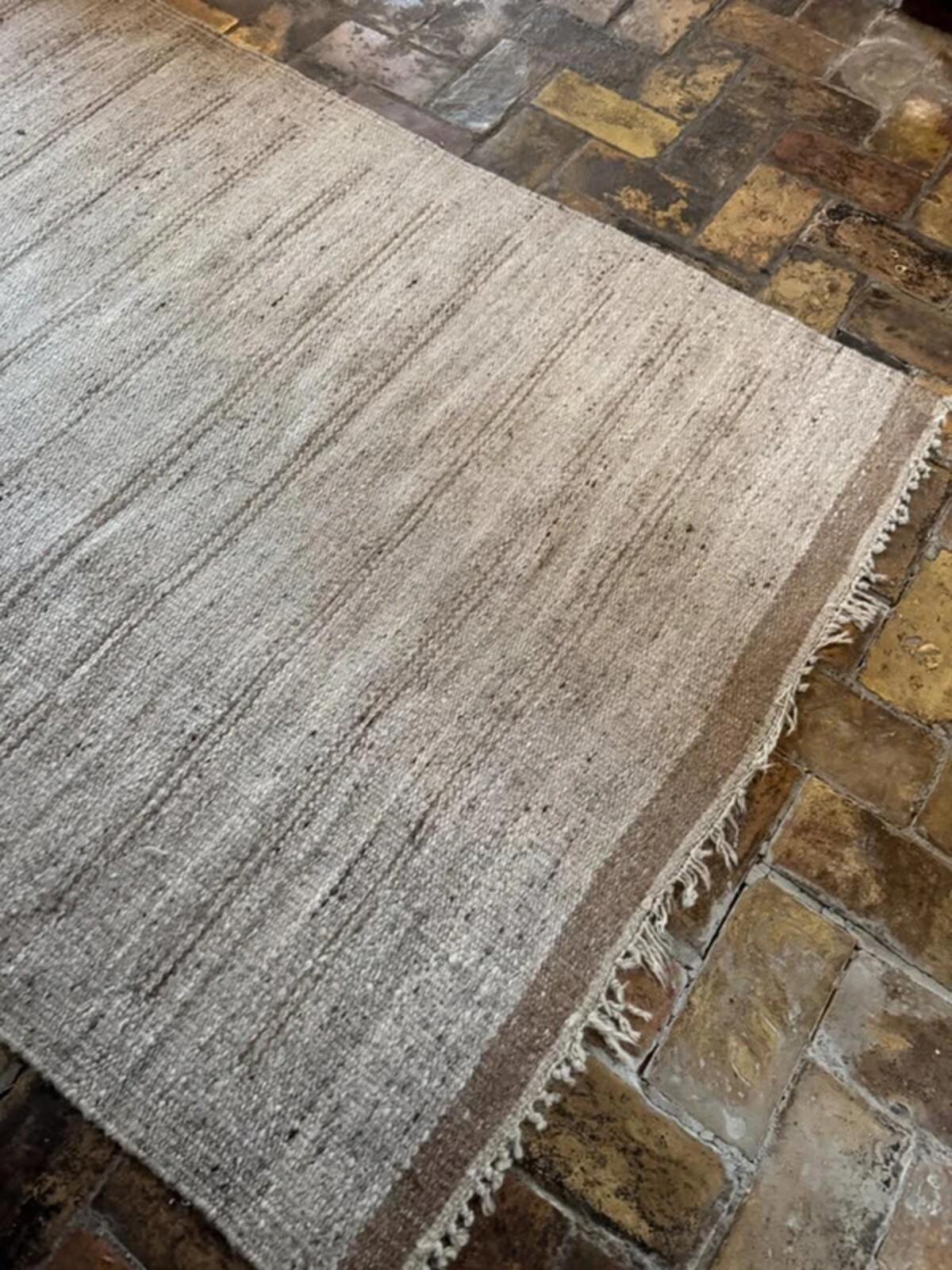 Handmade Wool Pile Beige Colour Rug