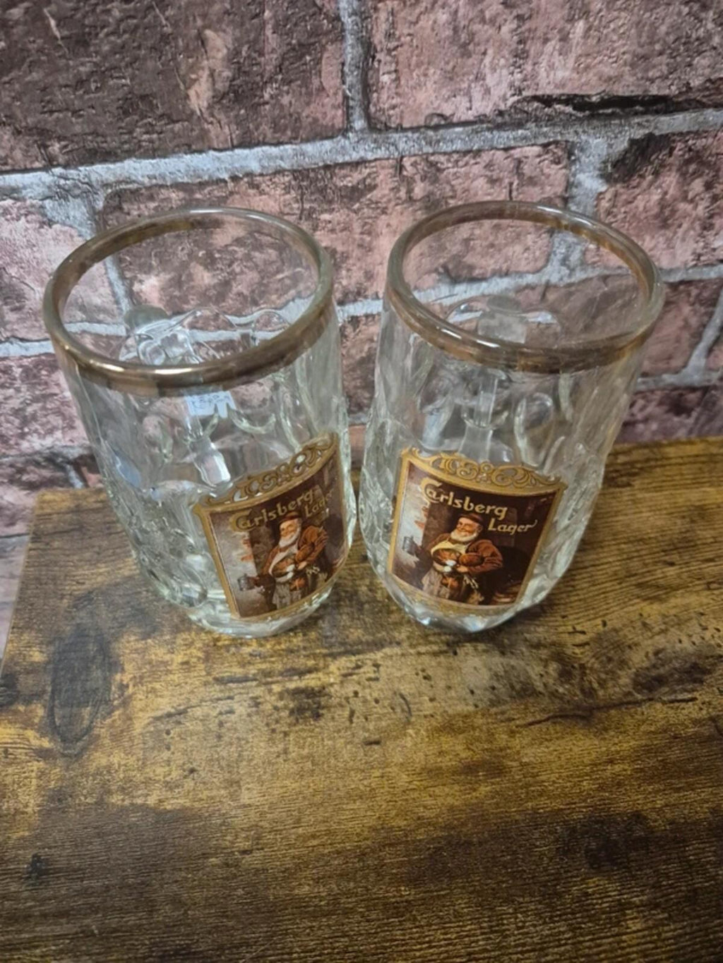 Carslberg glasses pair