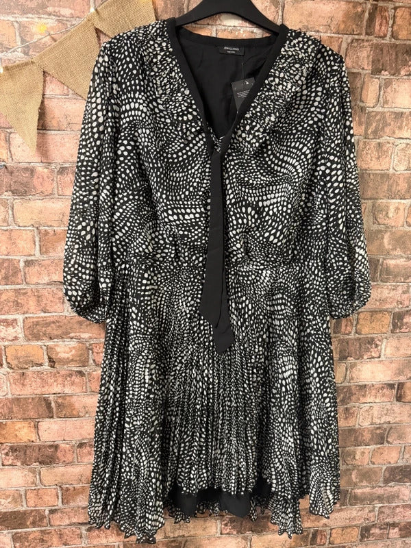 JD Williams Black and White Dress - Size 22