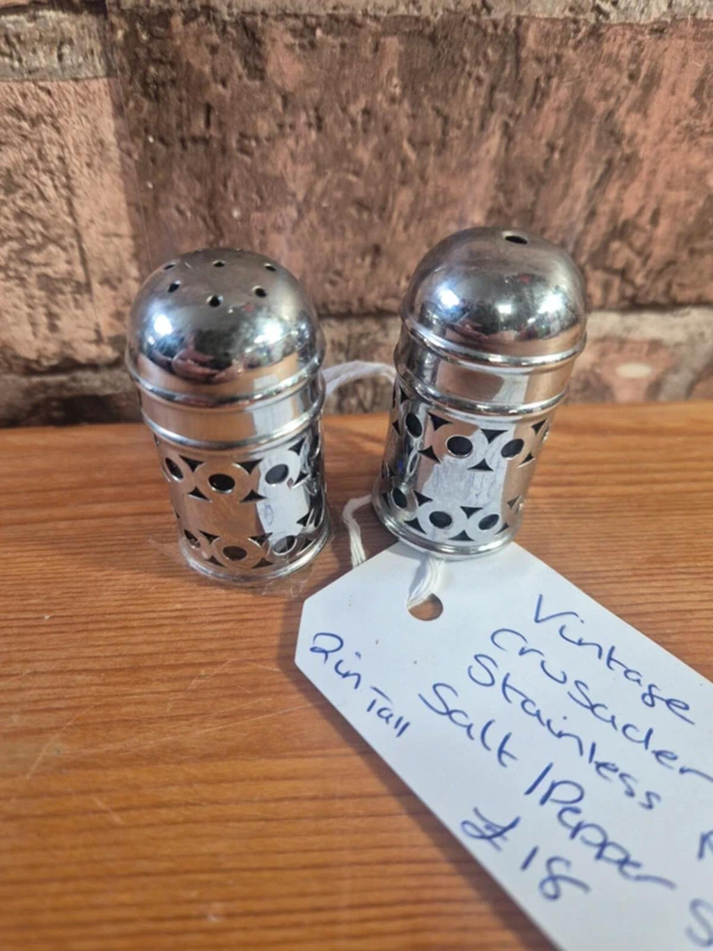 Vintage crusader salt and pepper pot