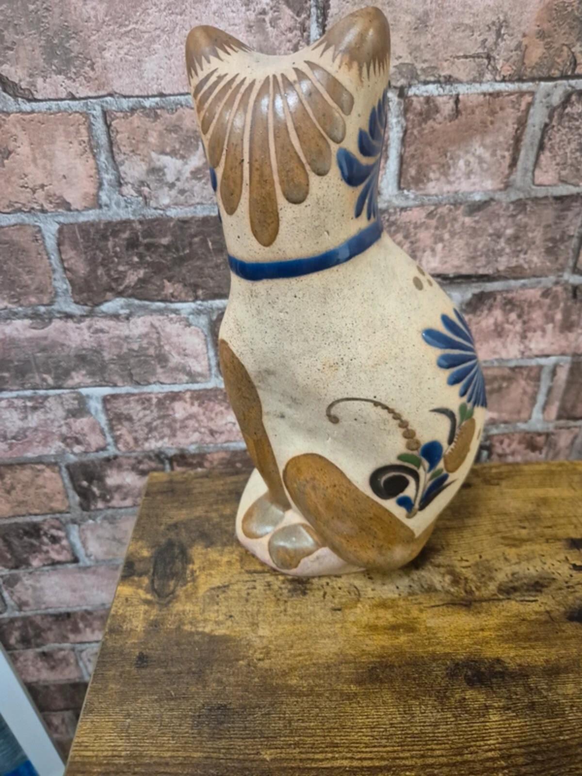 Vintage Tonala pottery cat