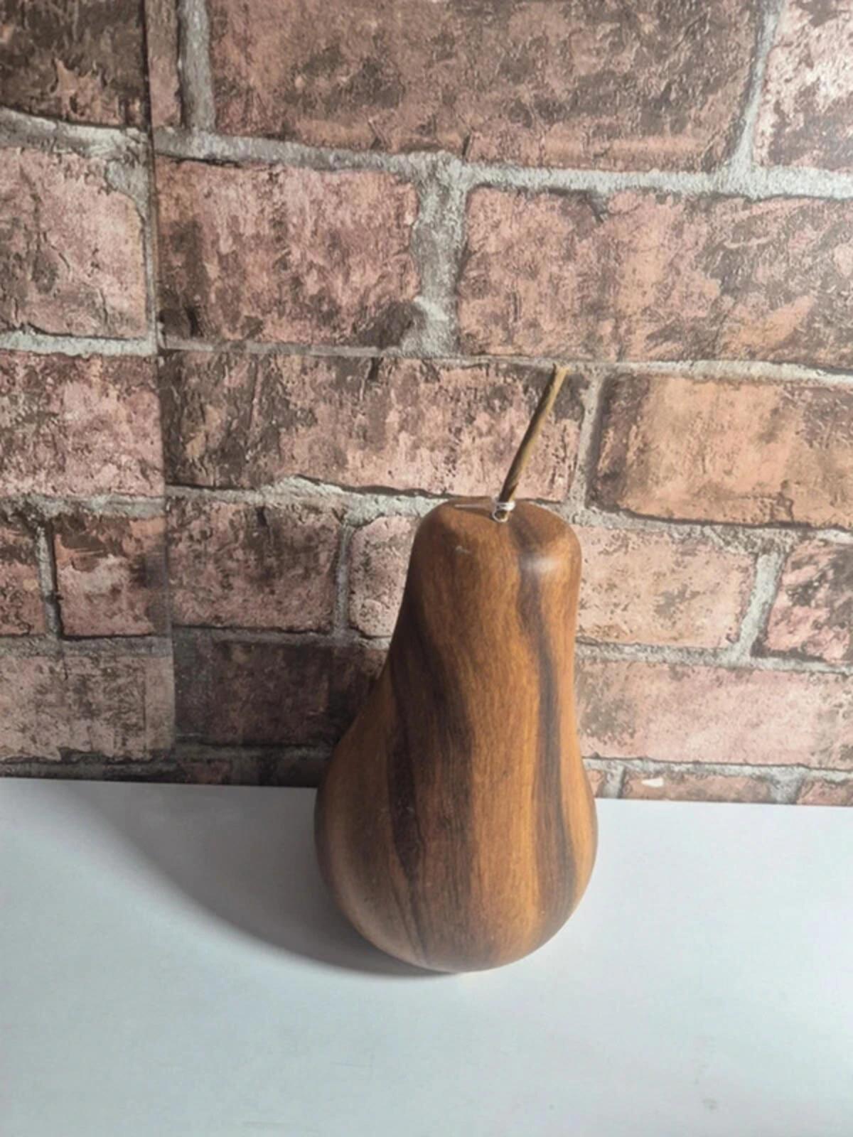 Ceramic wood effect pear