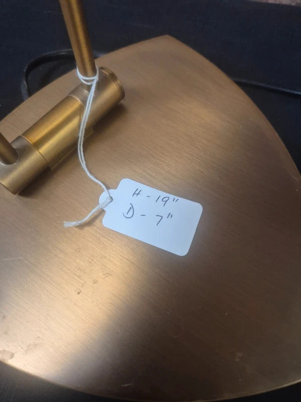 Hallogen desk lamp - gold