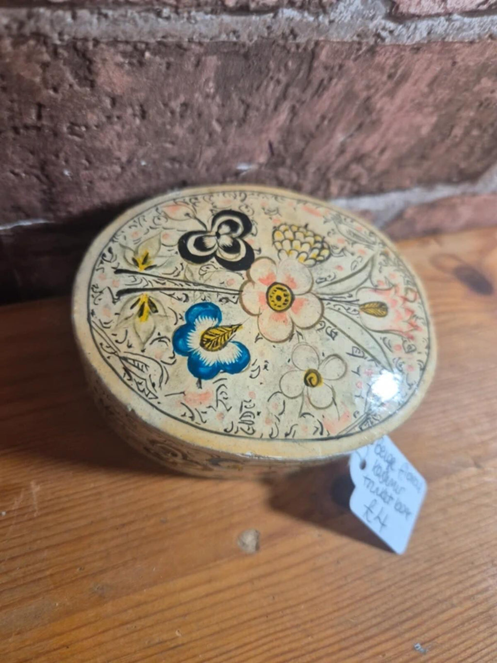 Beige Kashmir trinket box