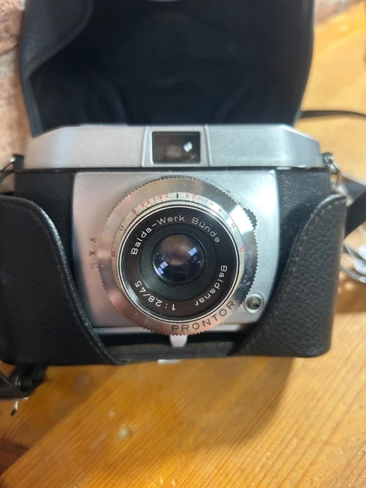 Balda Baldema Camera + Case