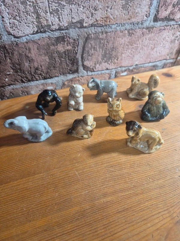 Wade figures x9