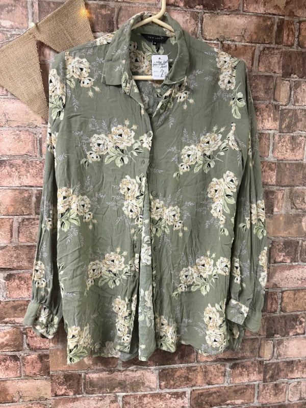 New Look Green Floral Shirt - Size 14