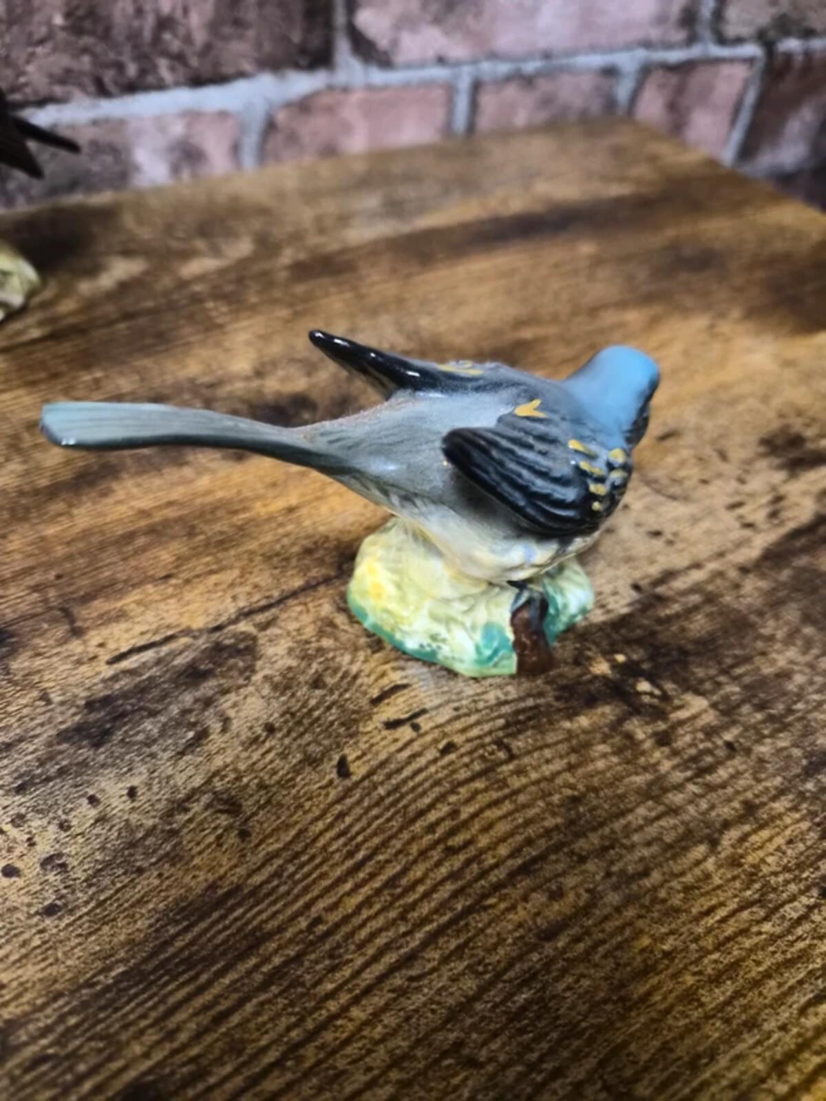 Beswick Grey Wagtail Bird Ornament 1041