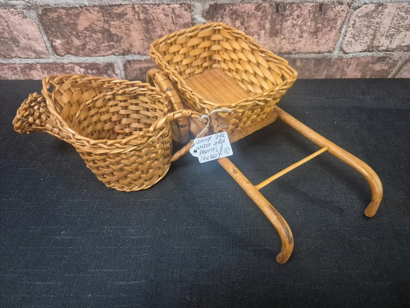 Vintage style wicker small planters
